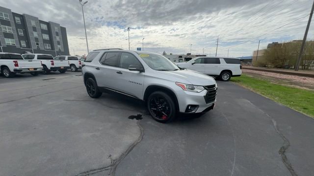 Used 2021 Chevrolet Traverse Premier w/ Redline Edition AWD/4WD image 2