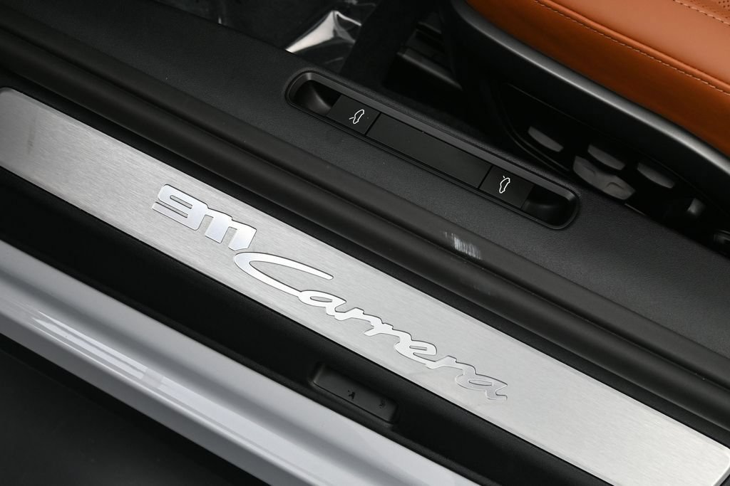 Certified 2026 Porsche 911 Carrera RWD image 24