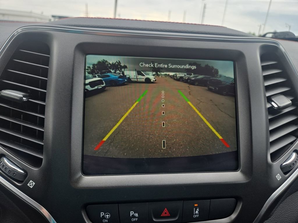 Used 2023 Jeep Cherokee Trailhawk AWD/4WD image 22