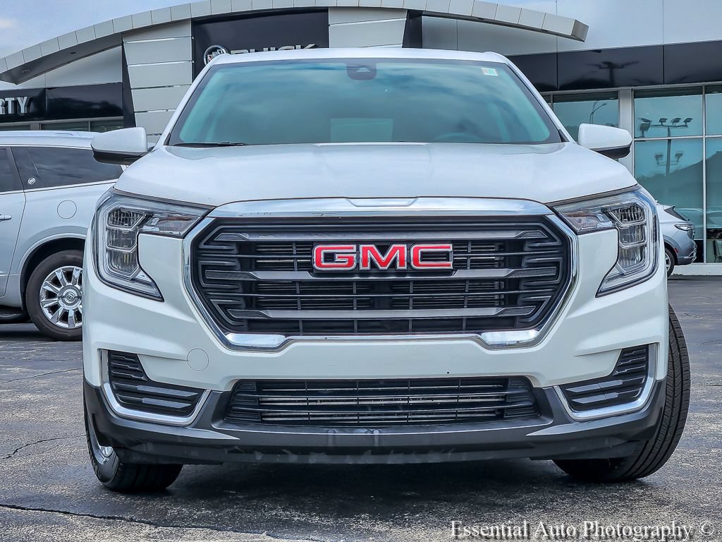 Used 2024 GMC Terrain SLE FWD image 4