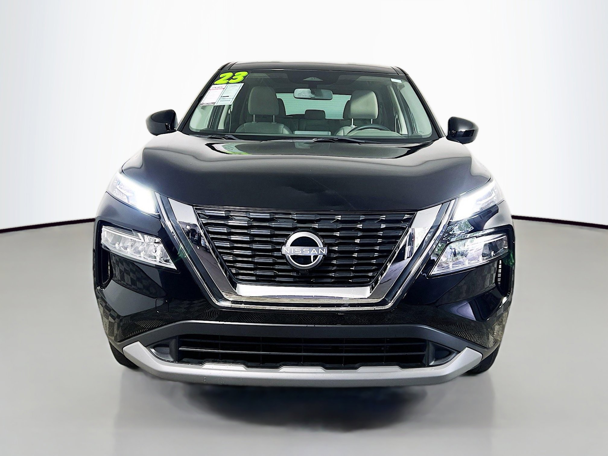 Used 2023 Nissan Rogue SV image 11