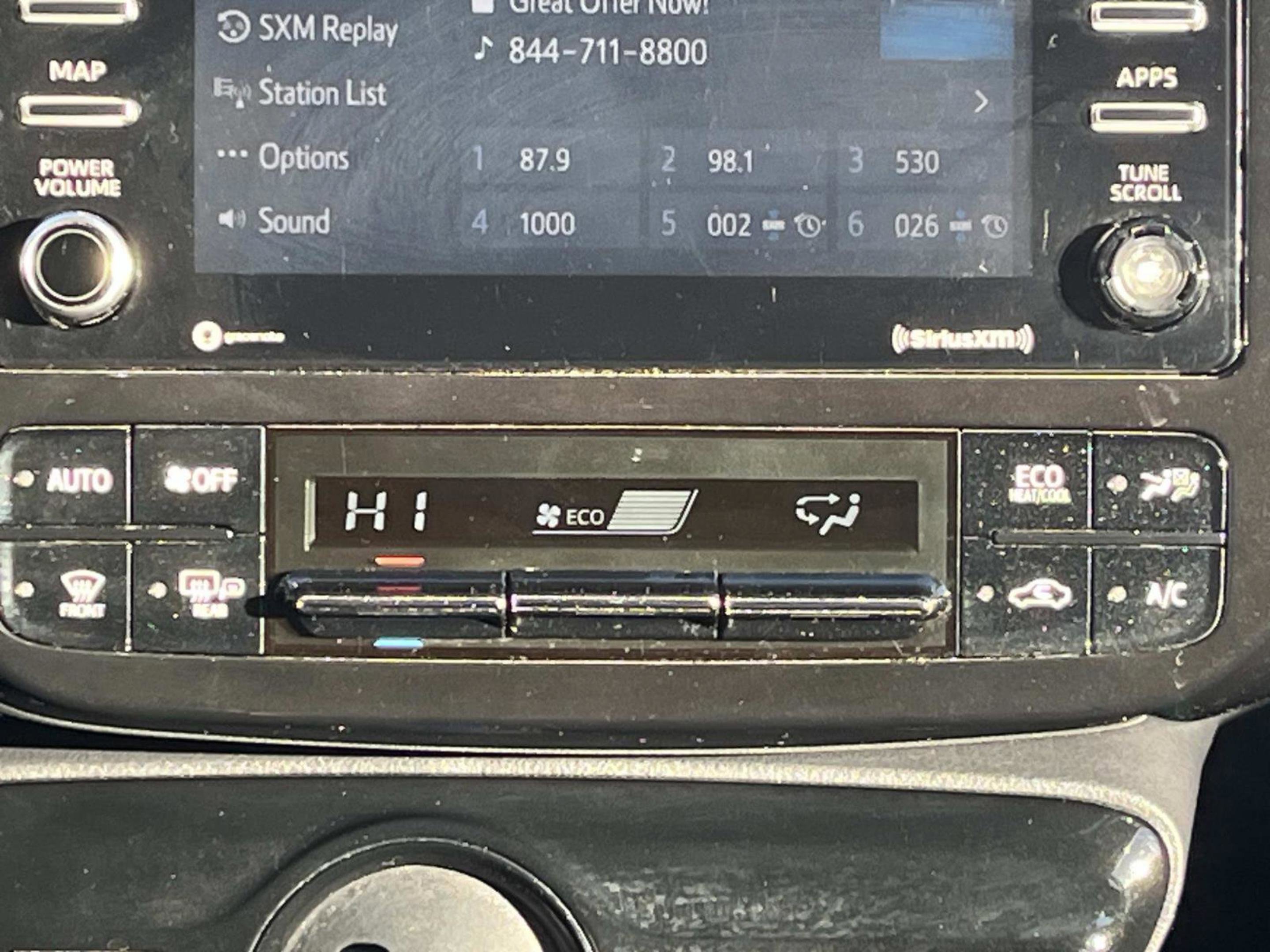 Used 2022 Toyota Prius L Eco image 15