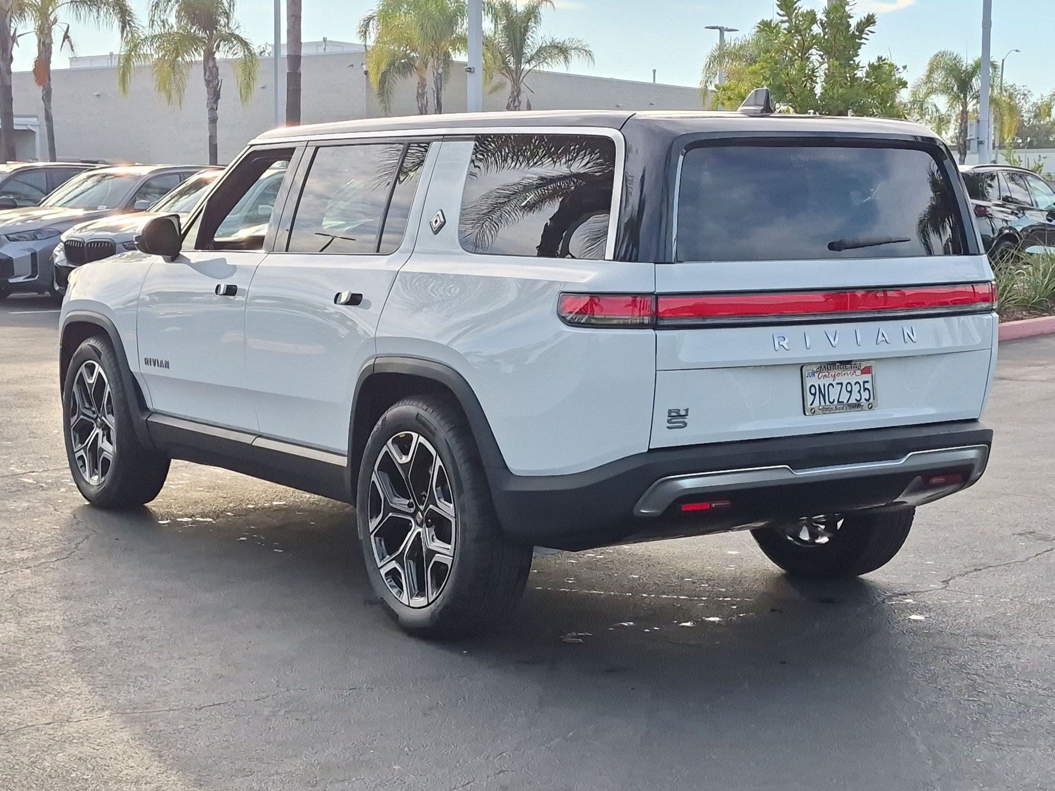 Used 2025 Rivian R1S Adventure AWD/4WD image 8
