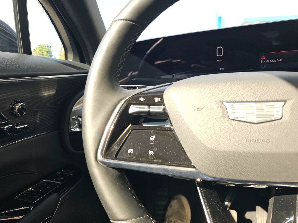 Used 2024 Cadillac Lyriq Sport AWD/4WD image 33