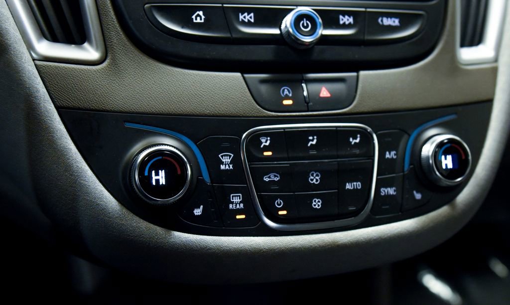 Used 2022 Chevrolet Malibu LT image 18