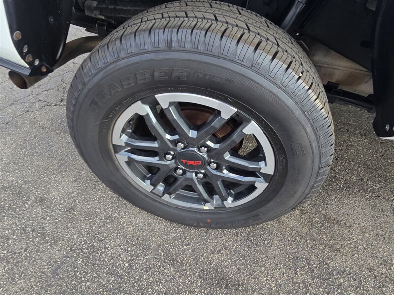 Used 2021 Toyota Tacoma SR AWD/4WD image 27