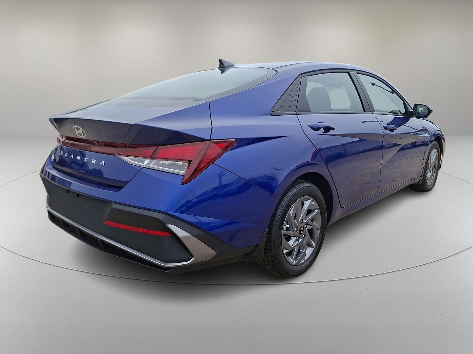 Certified 2024 Hyundai Elantra SEL FWD image 11
