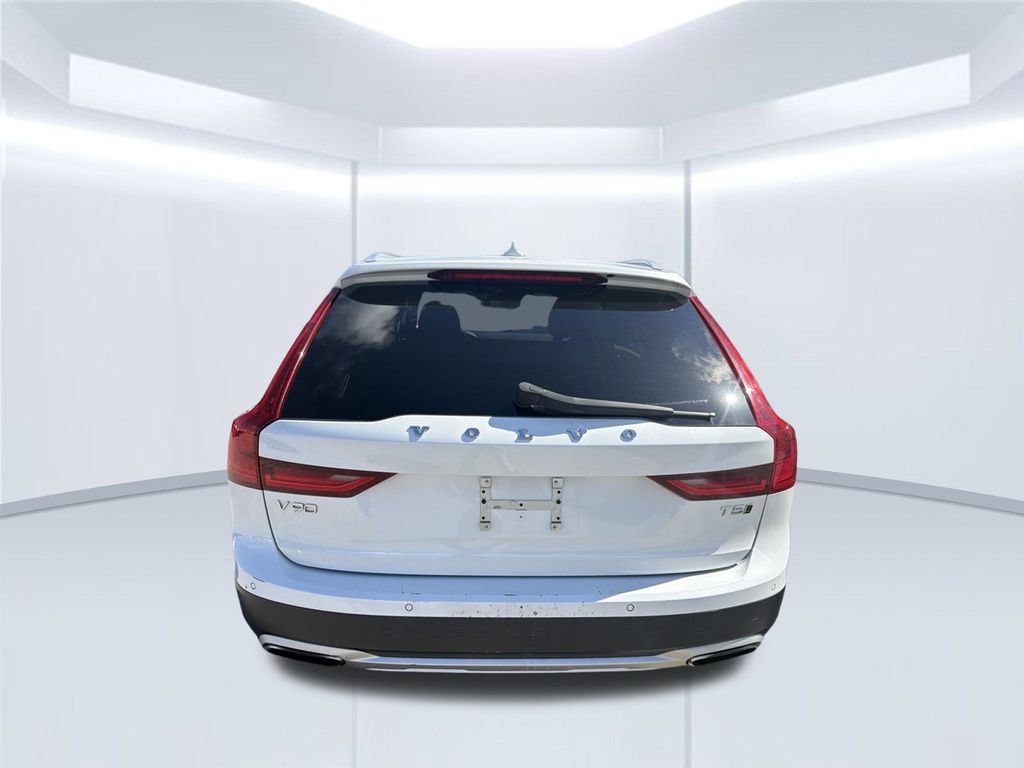 Used 2018 Volvo V90 T5 Cross Country w/ Convenience Package AWD/4WD image 11