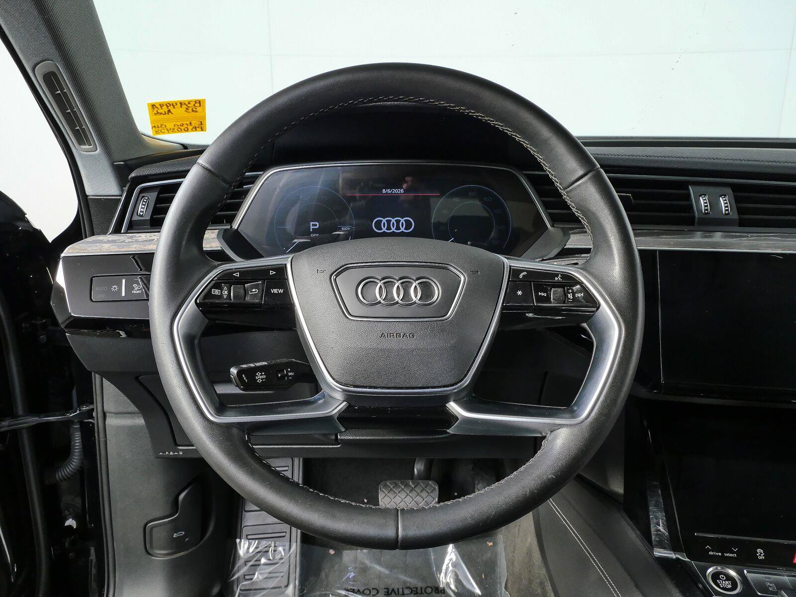 Used 2023 Audi e-tron Premium Plus w/ Premium Plus Package AWD/4WD image 11