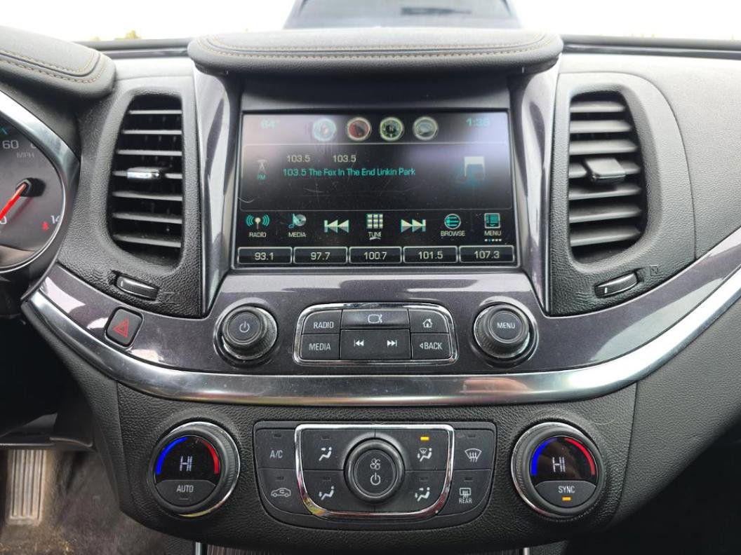 Used 2016 Chevrolet Impala LT w/ Convenience Package image 11