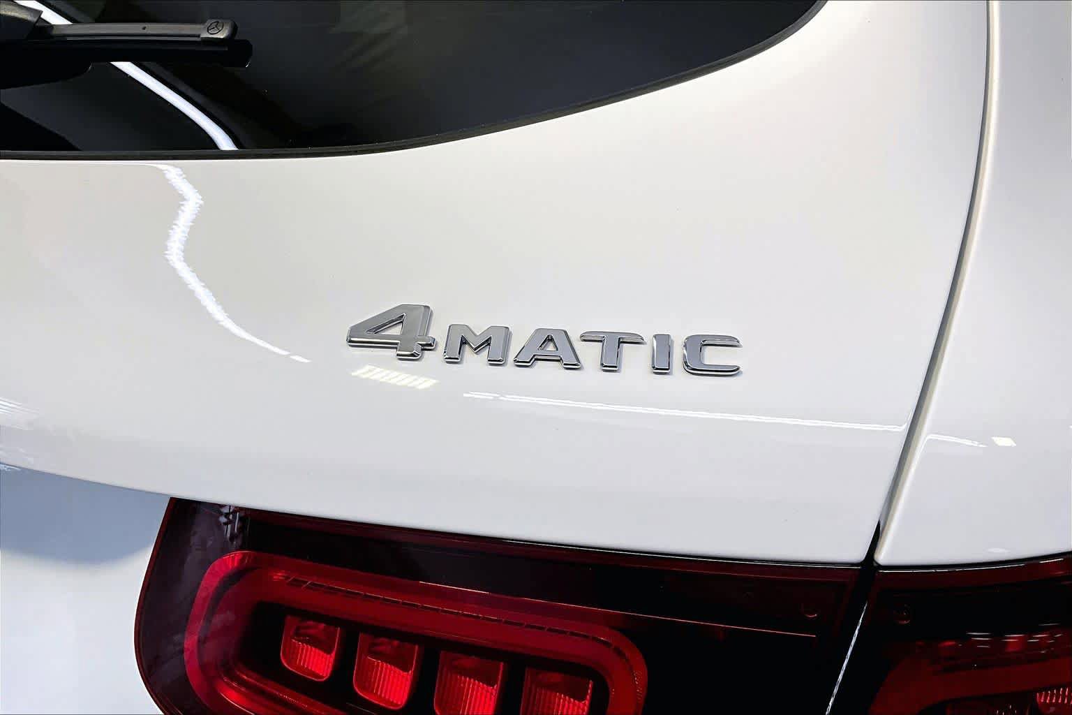 Used 2022 Mercedes-Benz GLC 300 4MATIC image 10