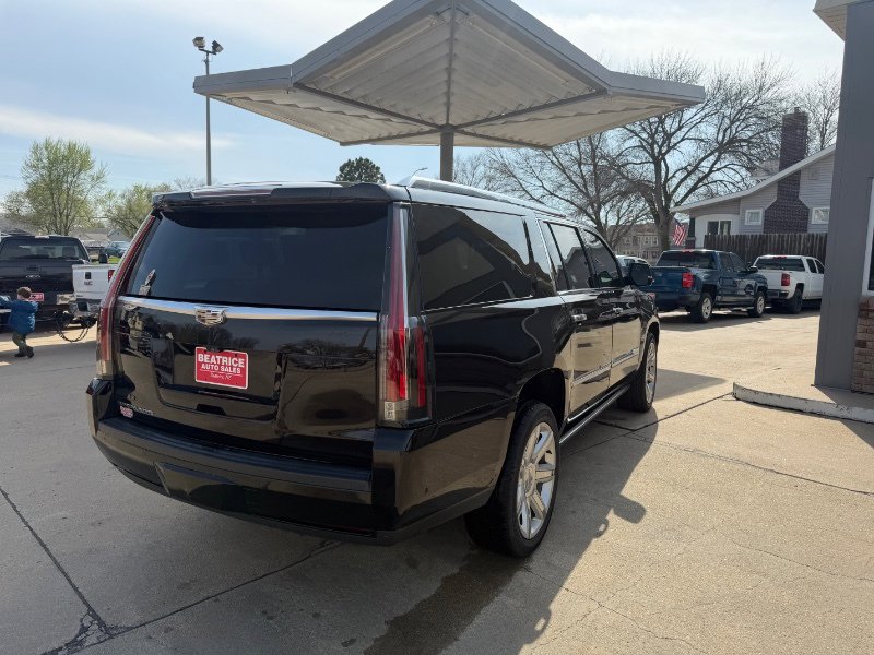 Used 2017 Cadillac Escalade ESV Premium Luxury AWD/4WD image 37