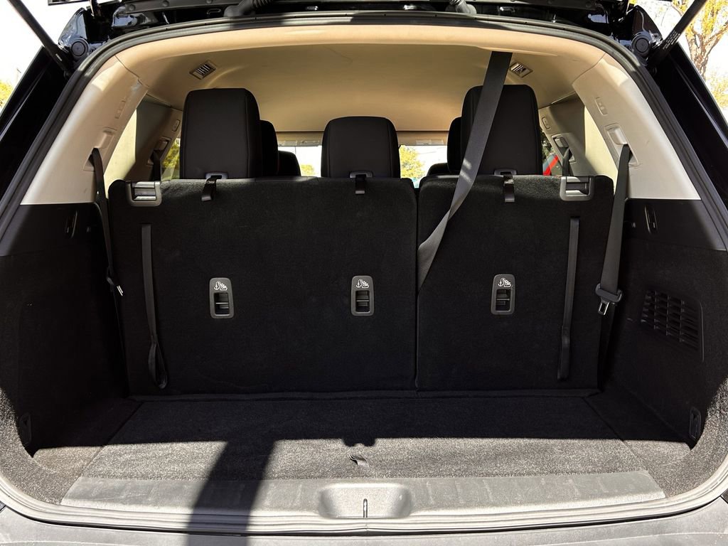 Used 2024 Nissan Pathfinder SV image 28