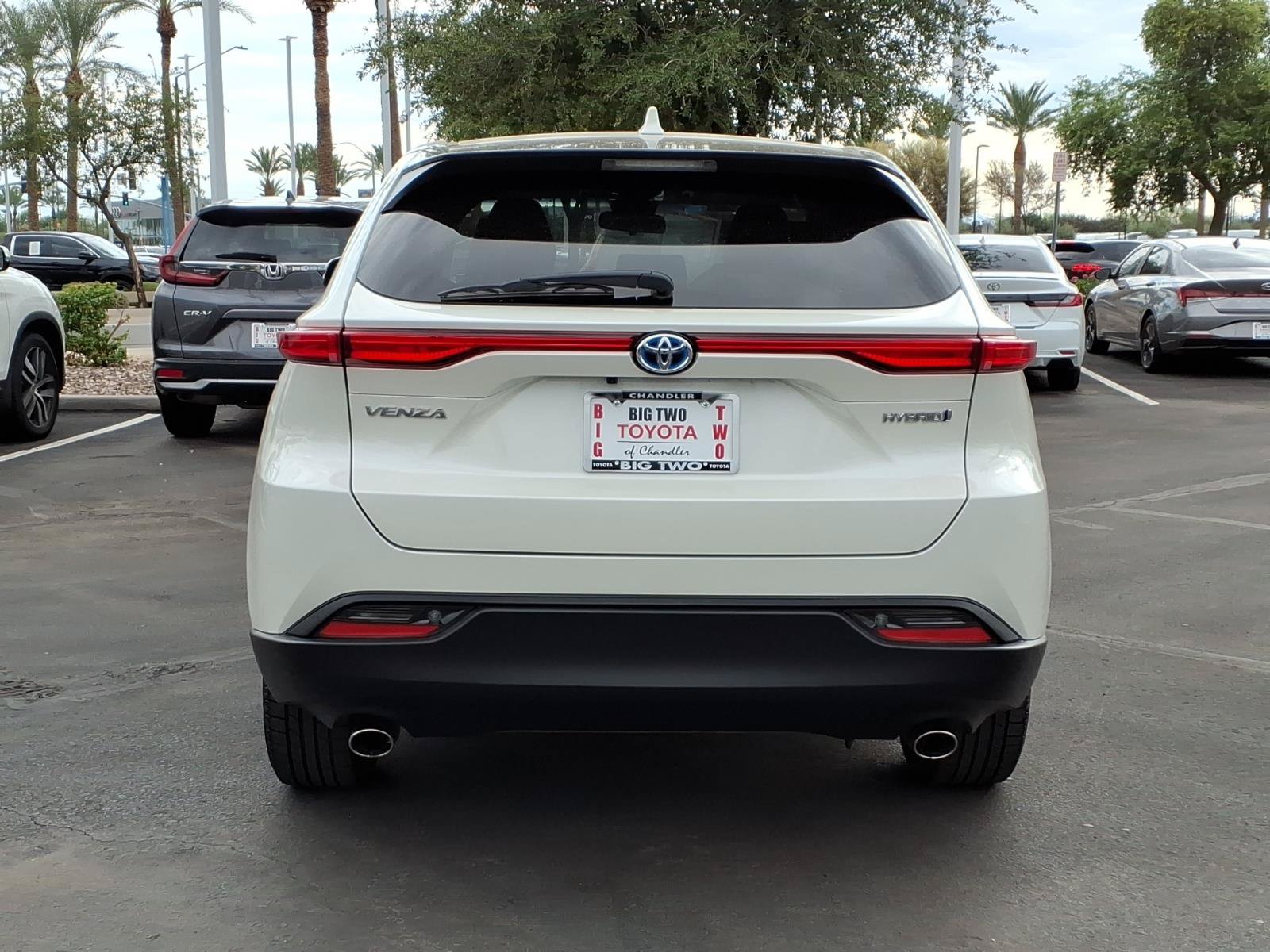 Certified 2021 Toyota Venza LE w/ Carpet Mat Package (TMS) AWD/4WD image 5