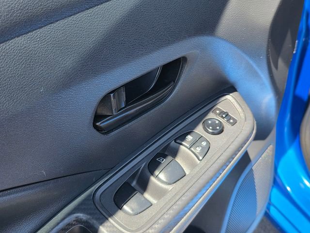 Used 2022 Nissan Versa S FWD image 17