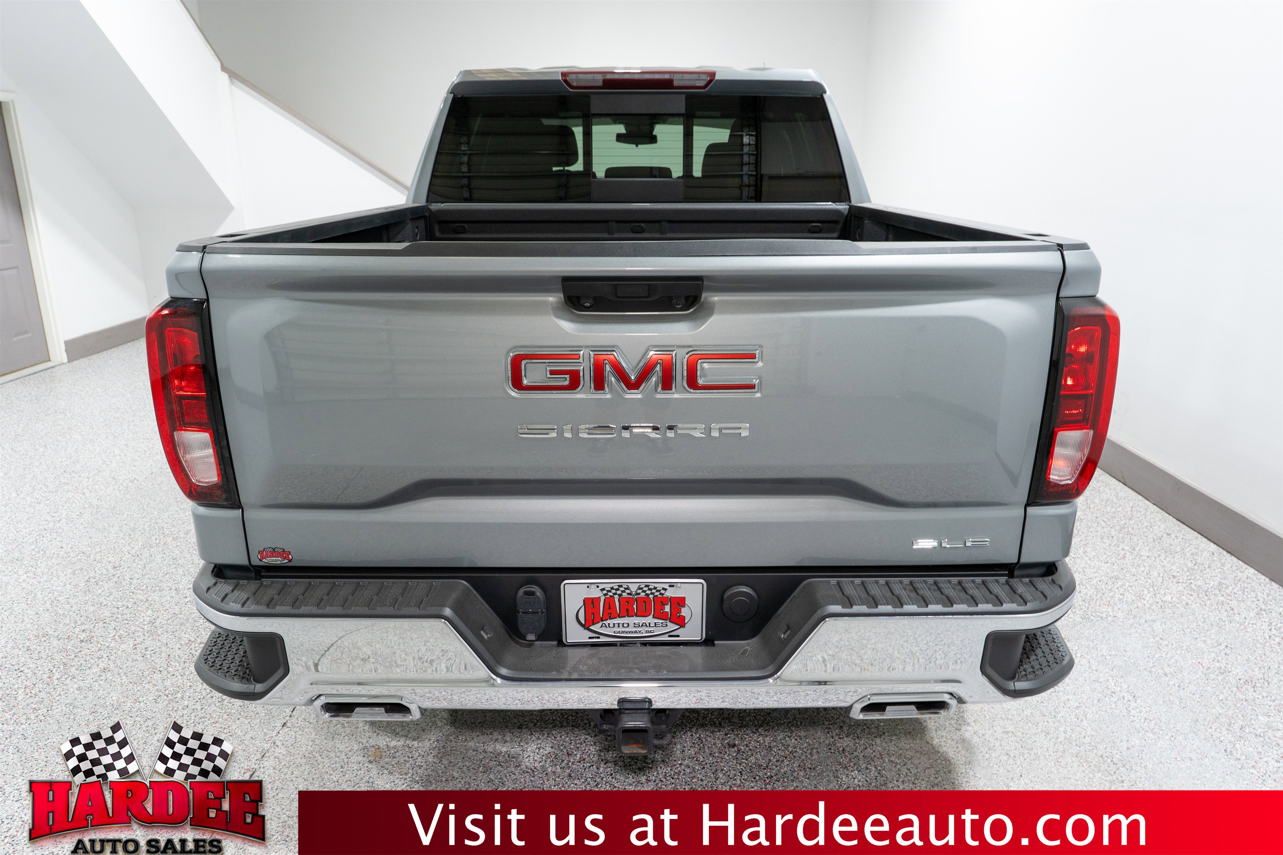 Used 2024 GMC Sierra 1500 SLE w/ Preferred Package image 4