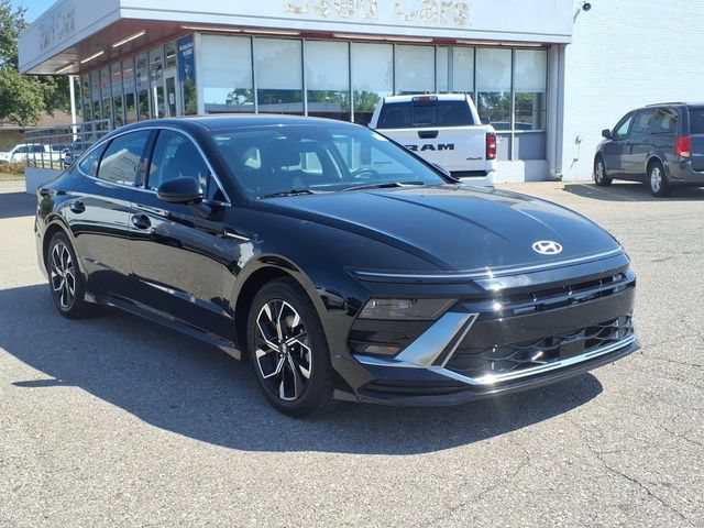 Used 2024 Hyundai Sonata SEL FWD image 3