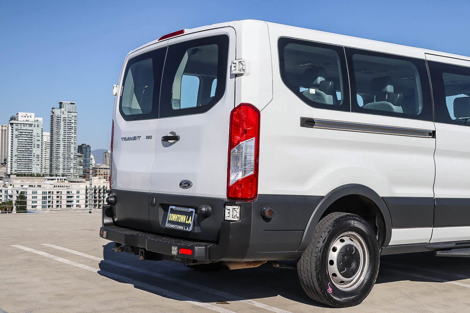 Used 2018 Ford Transit 350 XL image 9
