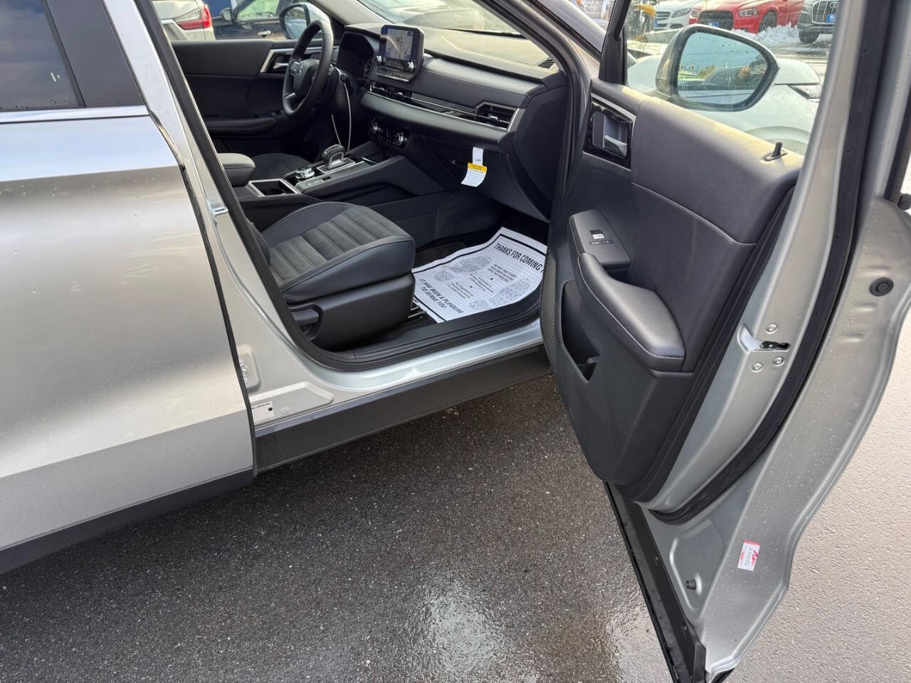 Used 2024 Mitsubishi Outlander SE image 10