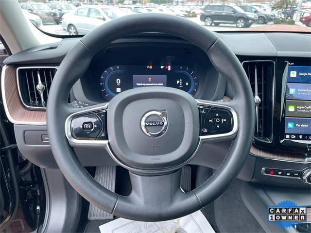 Used 2023 Volvo XC60 B5 Plus image 15