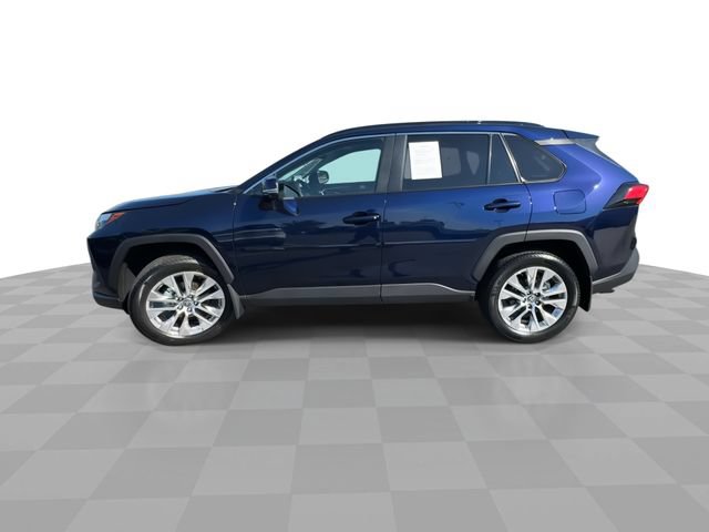 Used 2025 Toyota RAV4 XLE Premium AWD/4WD image 5