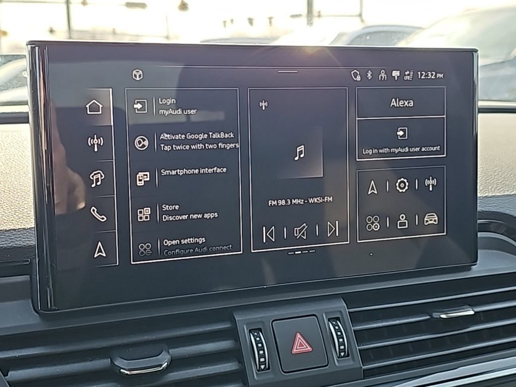 Used 2024 Audi Q5 e Prestige w/ Prestige Package image 5