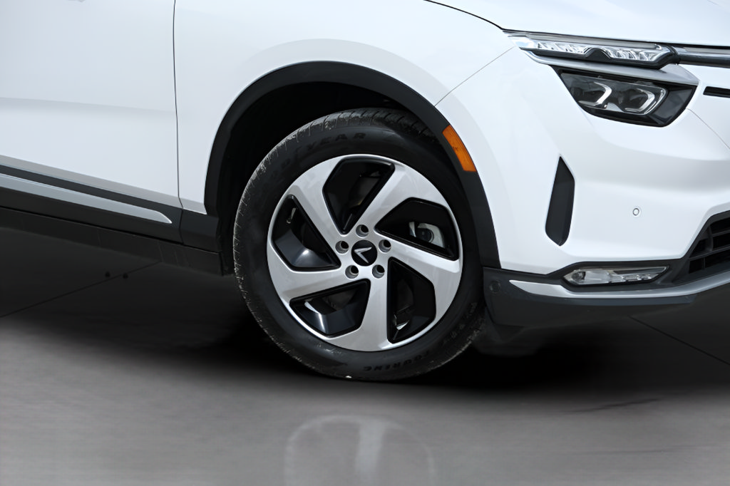 New 2025 VinFast VF 8 Eco AWD/4WD image 33