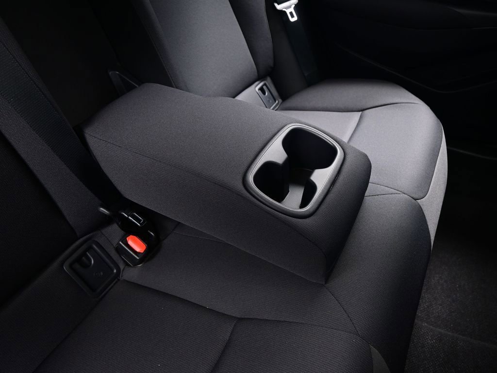 Used 2025 Toyota Corolla LE image 29