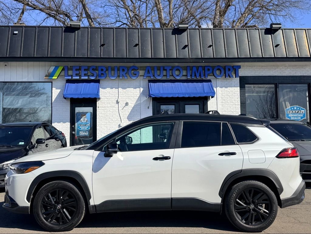 Used 2025 Toyota Corolla Cross AWD Hybrid w/ Moonroof Package image 6