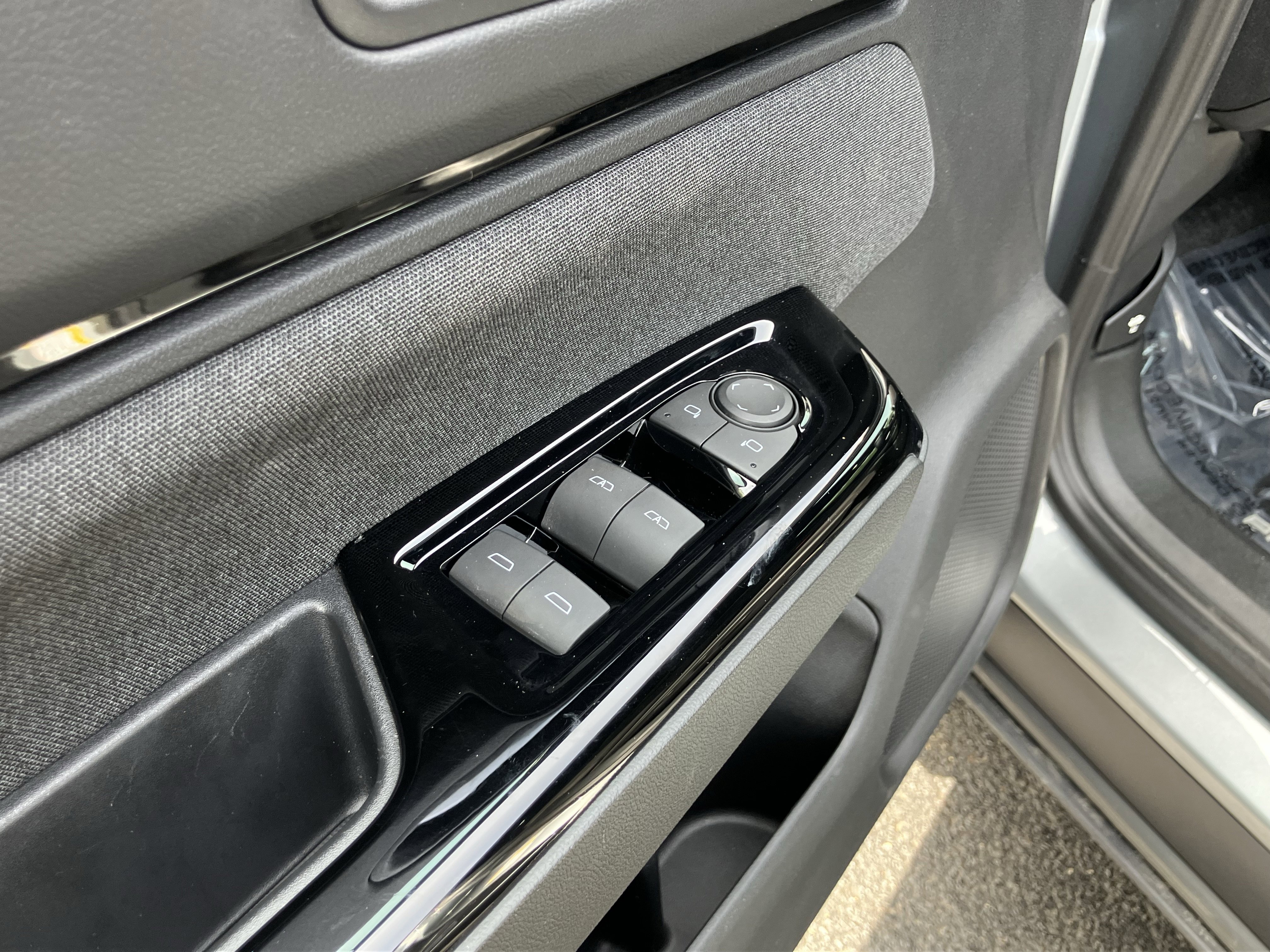 Used 2024 Honda Prologue EX image 15