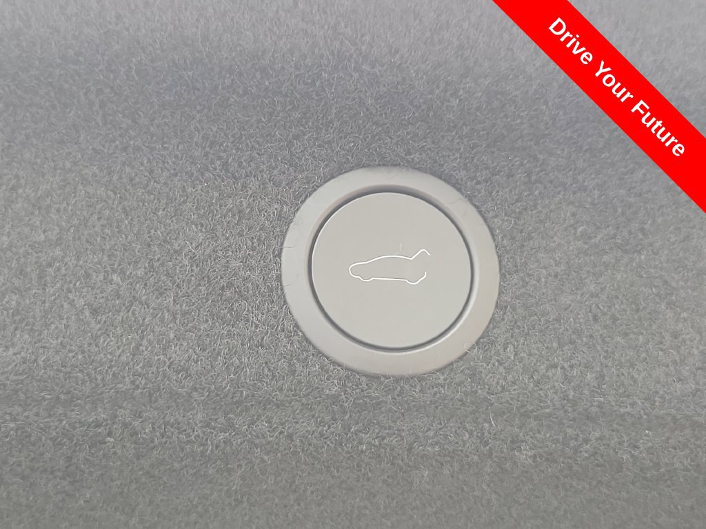 Used 2026 Tesla Model Y 2WD image 22
