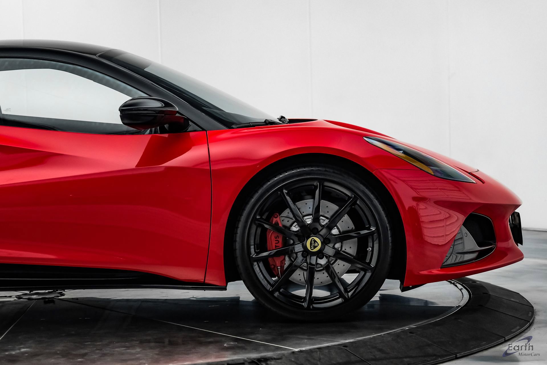 Used 2025 Lotus Emira RWD image 26