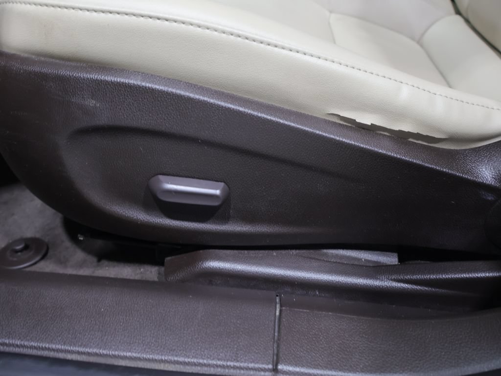 Used 2015 Chevrolet Cruze LT FWD image 11