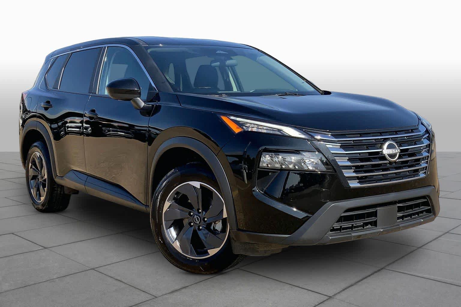 Used 2025 Nissan Rogue SV FWD image 3
