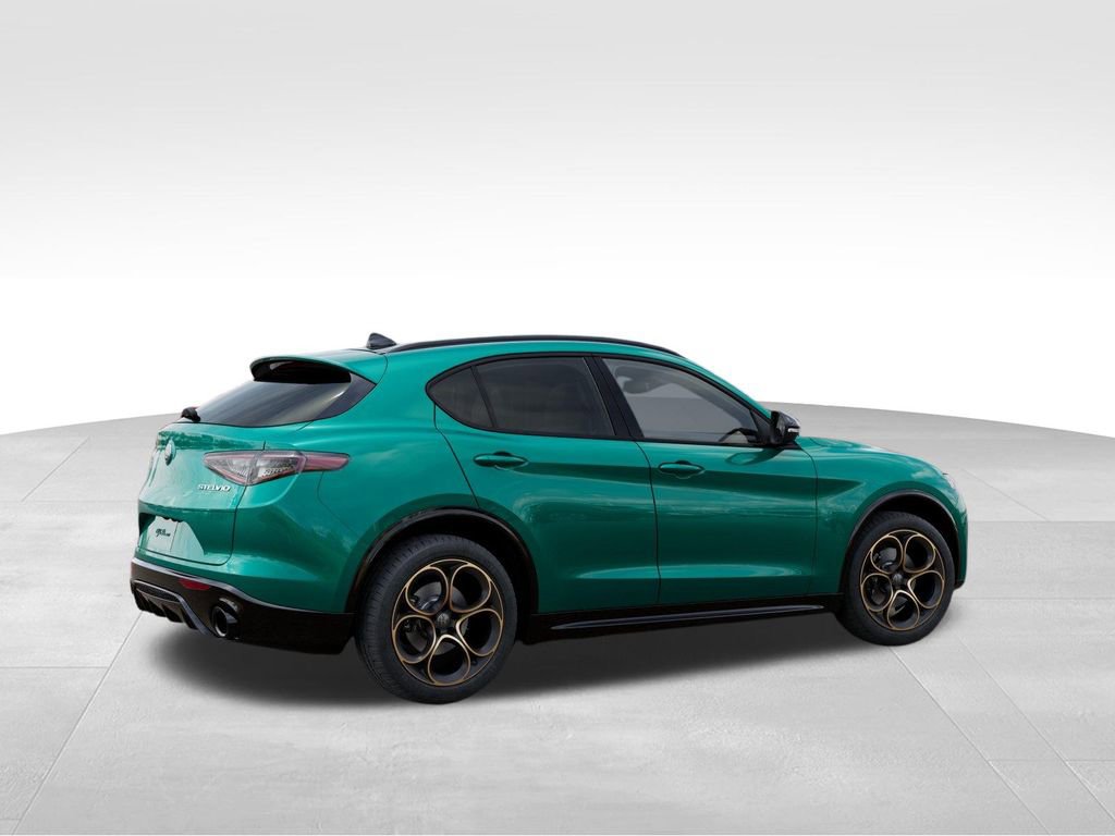 New 2025 Alfa Romeo Stelvio Sprint AWD/4WD image 4