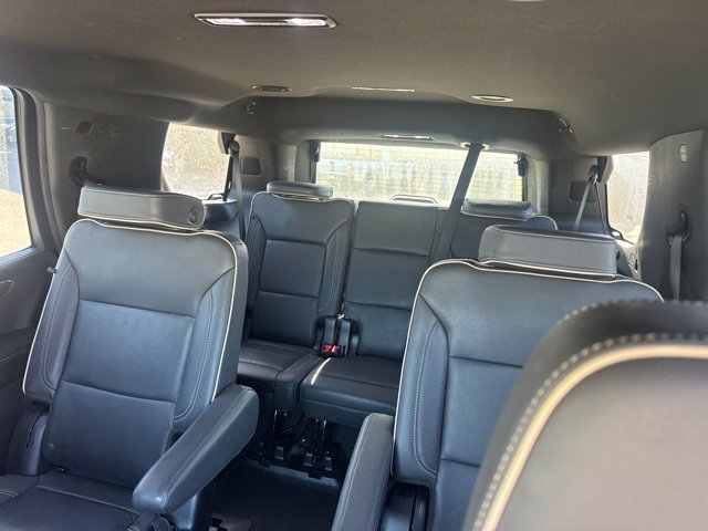 Used 2025 Chevrolet Tahoe Premier AWD/4WD image 10