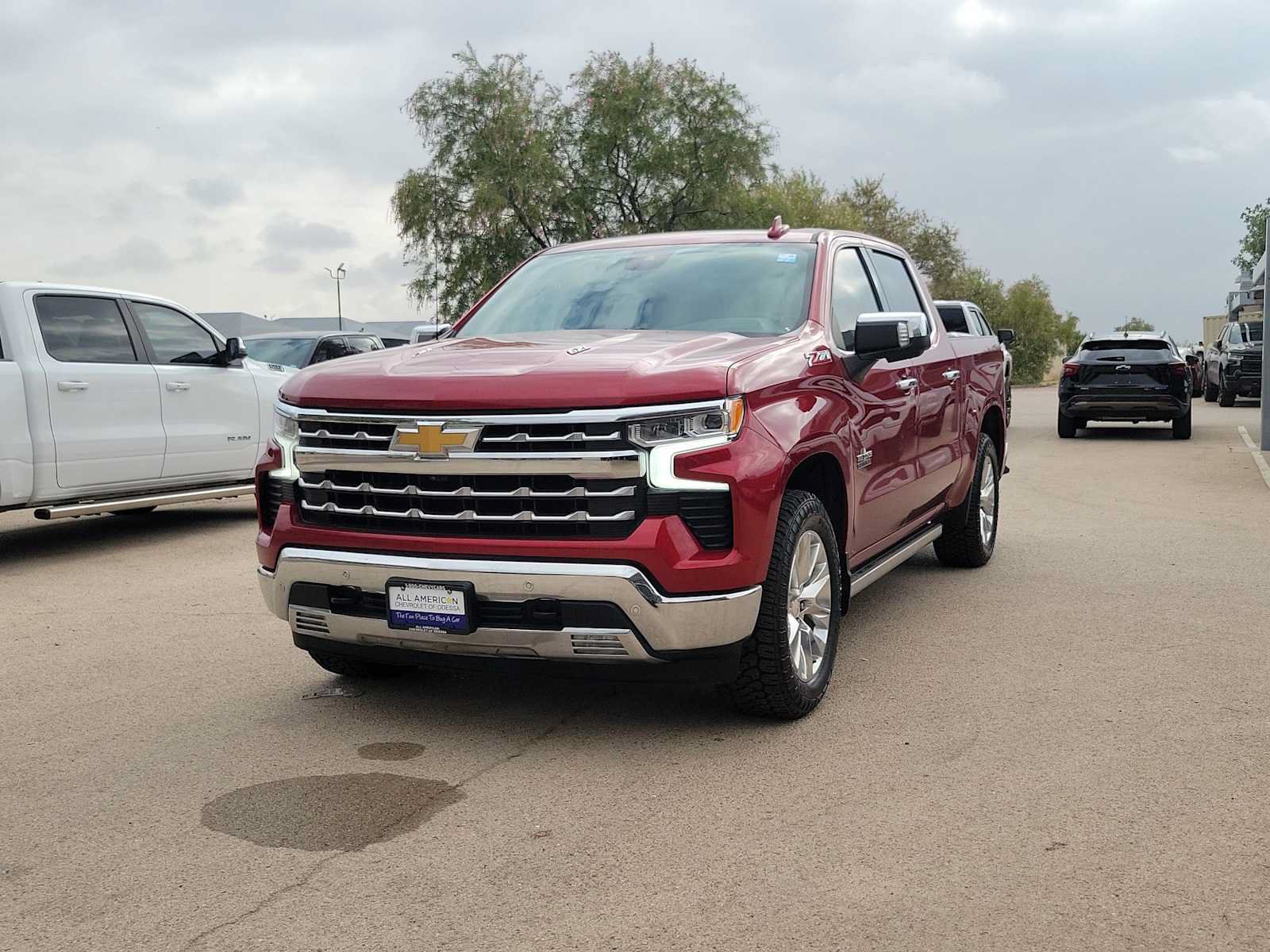 Used 2022 Chevrolet Silverado 1500 LTZ w/ LTZ Premium Package AWD/4WD image 4