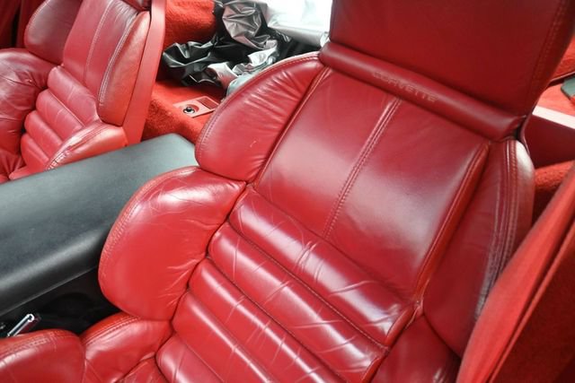Used 1990 Chevrolet Corvette Coupe RWD image 18
