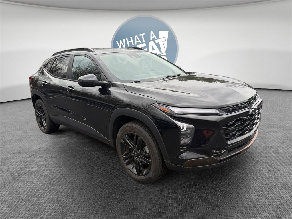 Used 2024 Chevrolet Trax ACTIV w/ Sunroof Package