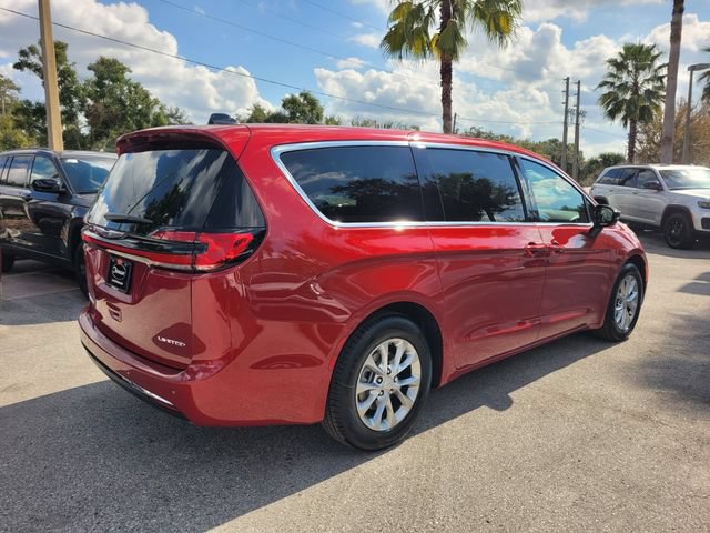 New 2026 Chrysler Pacifica Limited FWD image 15