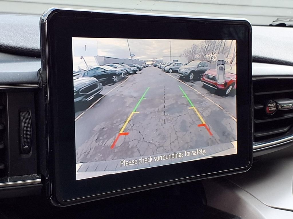 Used 2023 Ford Explorer XLT w/ Equipment Group 202A image 9