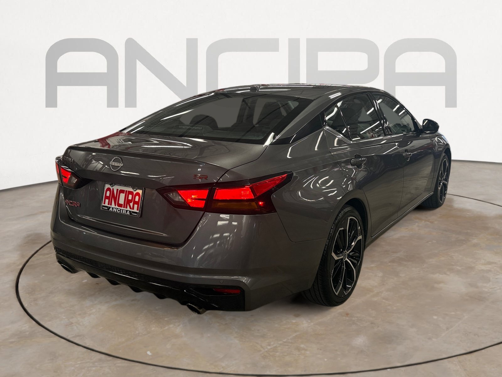 Used 2024 Nissan Altima 2.5 SR FWD image 11