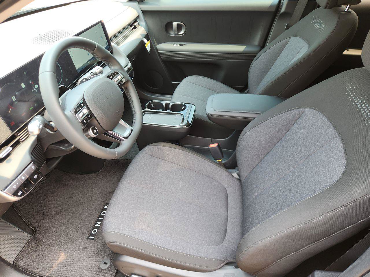 New 2027 Hyundai Ioniq 5 SE RWD image 9