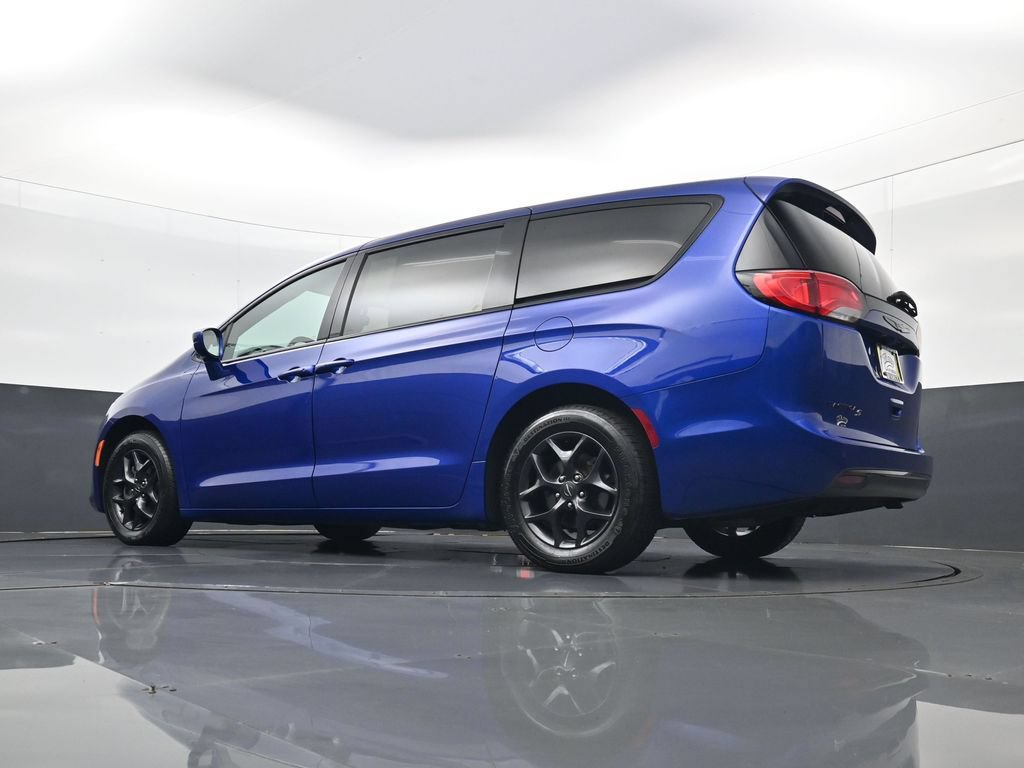 Used 2019 Chrysler Pacifica Touring Plus w/ S Appearance Package FWD image 29