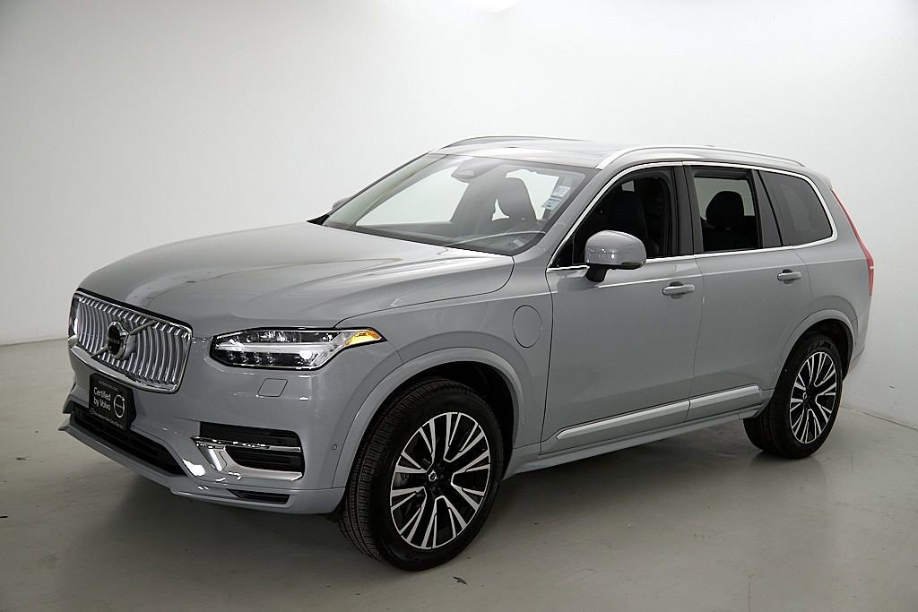 Certified 2025 Volvo XC90 T8 Plus w/ Protection Package Premier AWD/4WD image 6