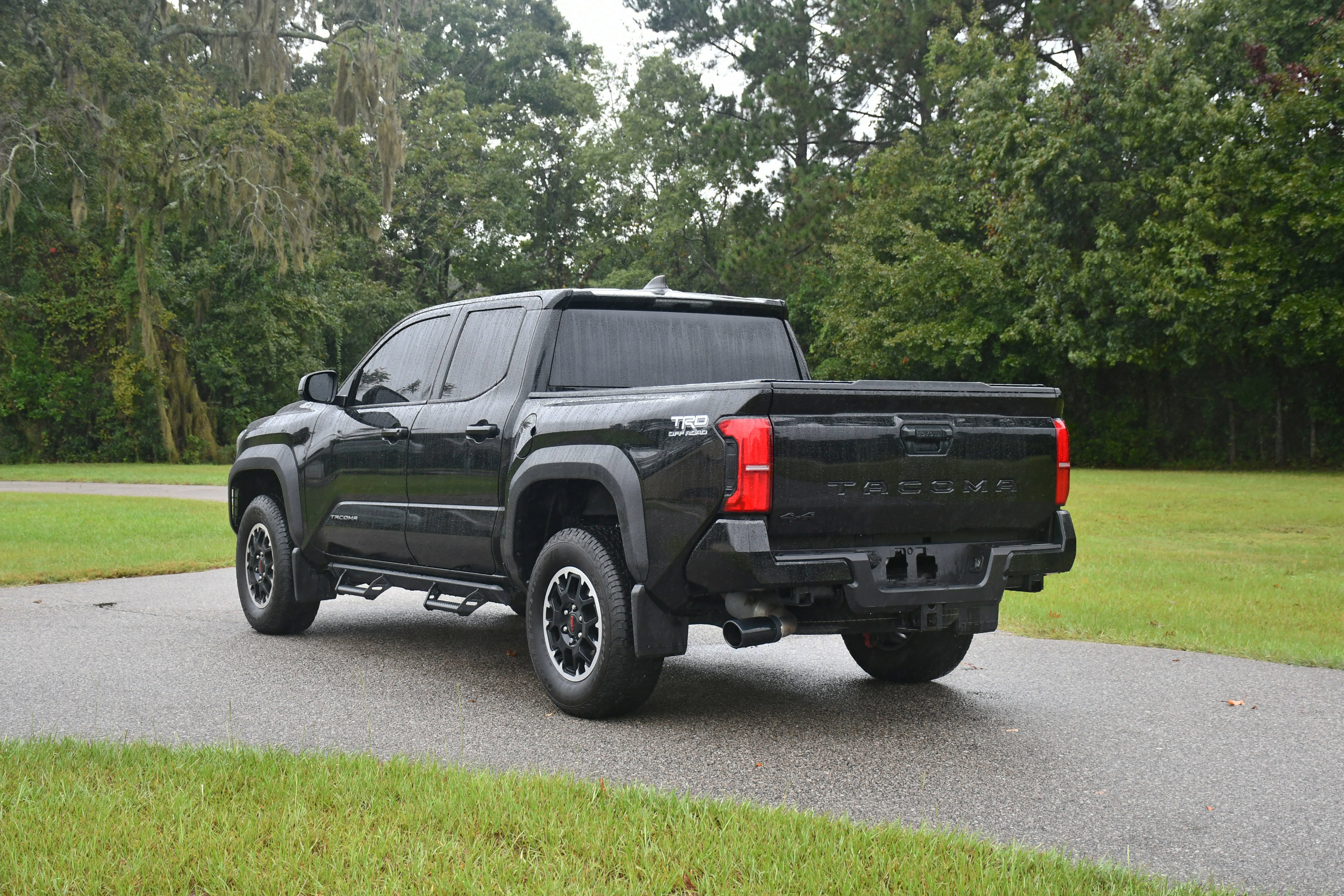 Used 2025 Toyota Tacoma TRD Off-Road AWD/4WD image 3
