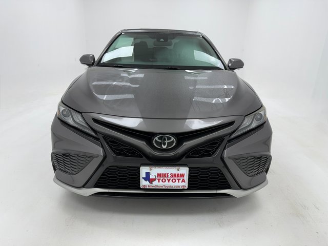 Used 2021 Toyota Camry XSE image 3