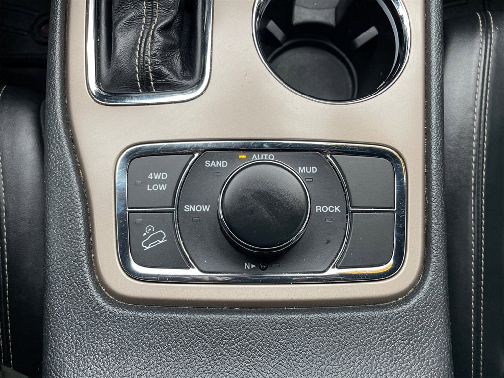 Used 2016 Jeep Grand Cherokee Limited image 16