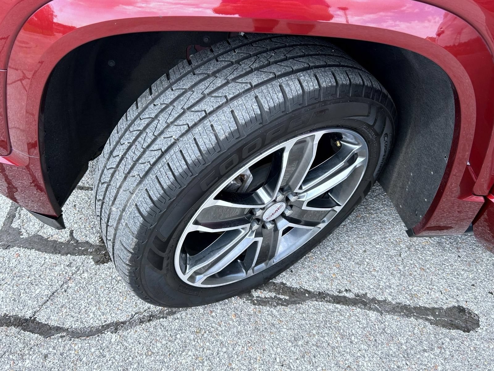 Used 2018 GMC Acadia Denali w/ Technology Package AWD/4WD image 25