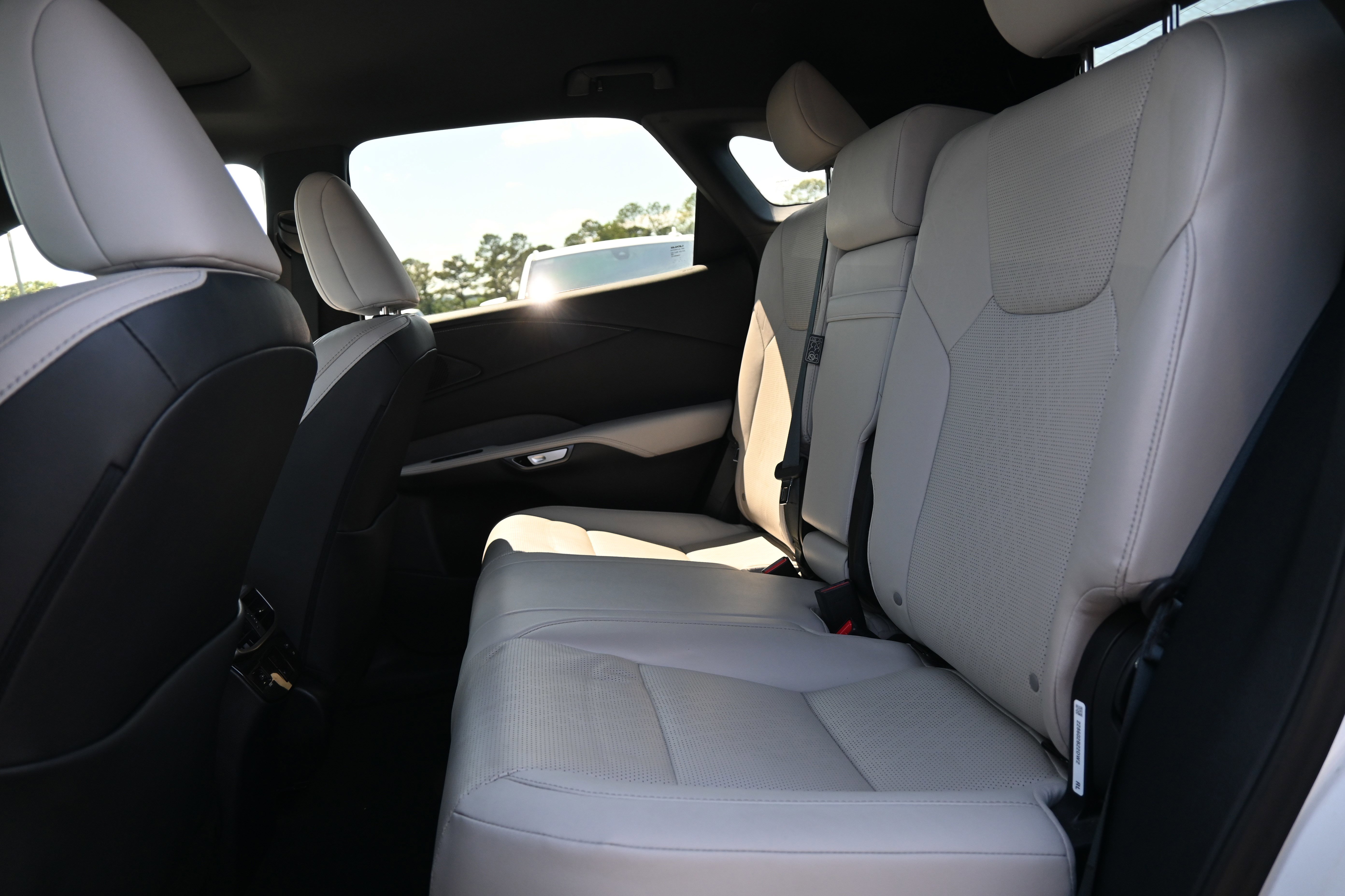 Used 2023 Lexus RX 350 Premium Plus w/ Accessory Package AWD/4WD image 32